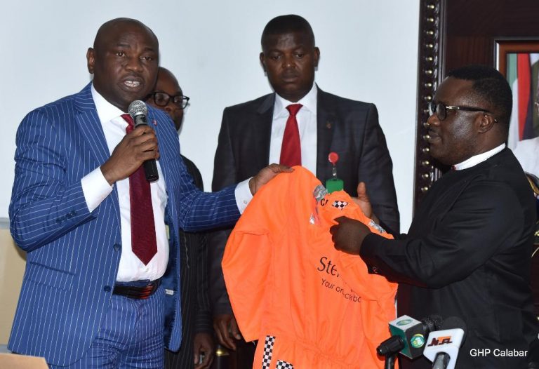 Sterling Bank donates 700 reflective jackets to Cross River