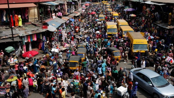 BREAKING: Hoodlums Attack Ibo Traders, Vandalise Shops In Lagos For Voting PDP