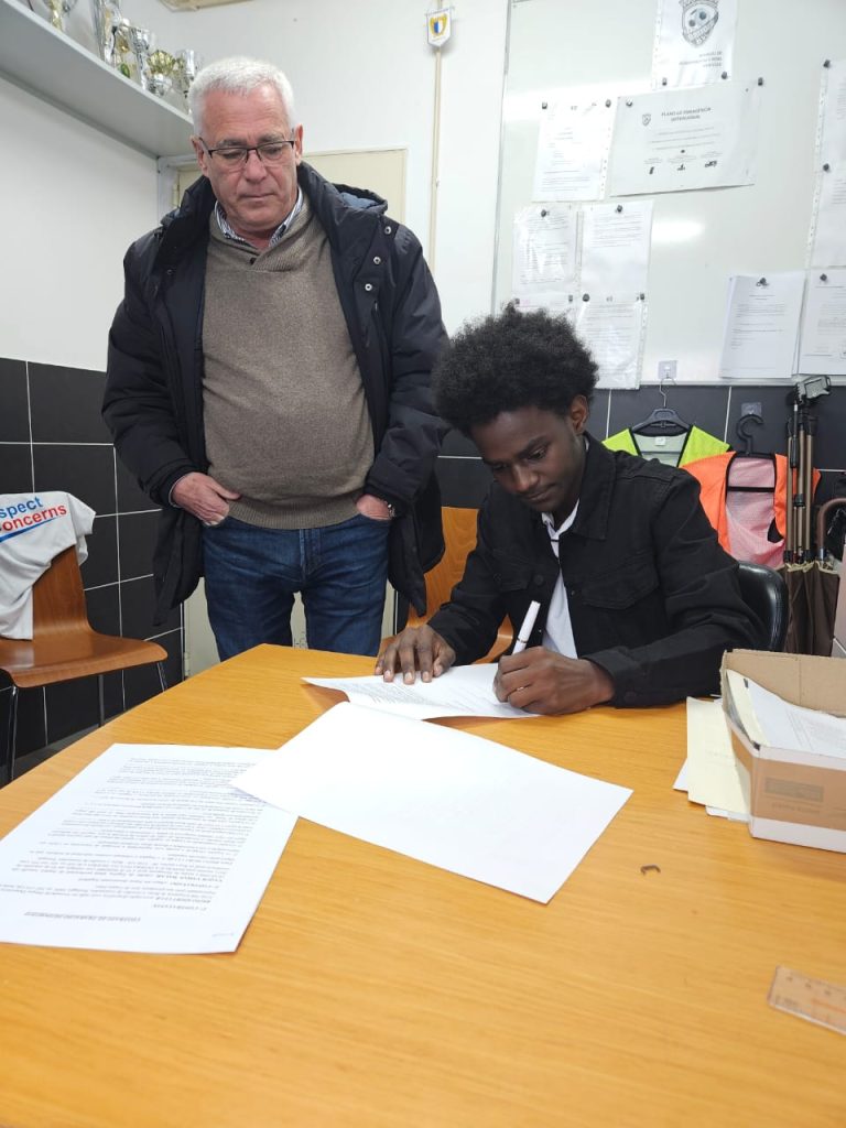 Portuguese Club Signs 19-Year-Old Nigerian Footballer, Yaqub Usman-Malah